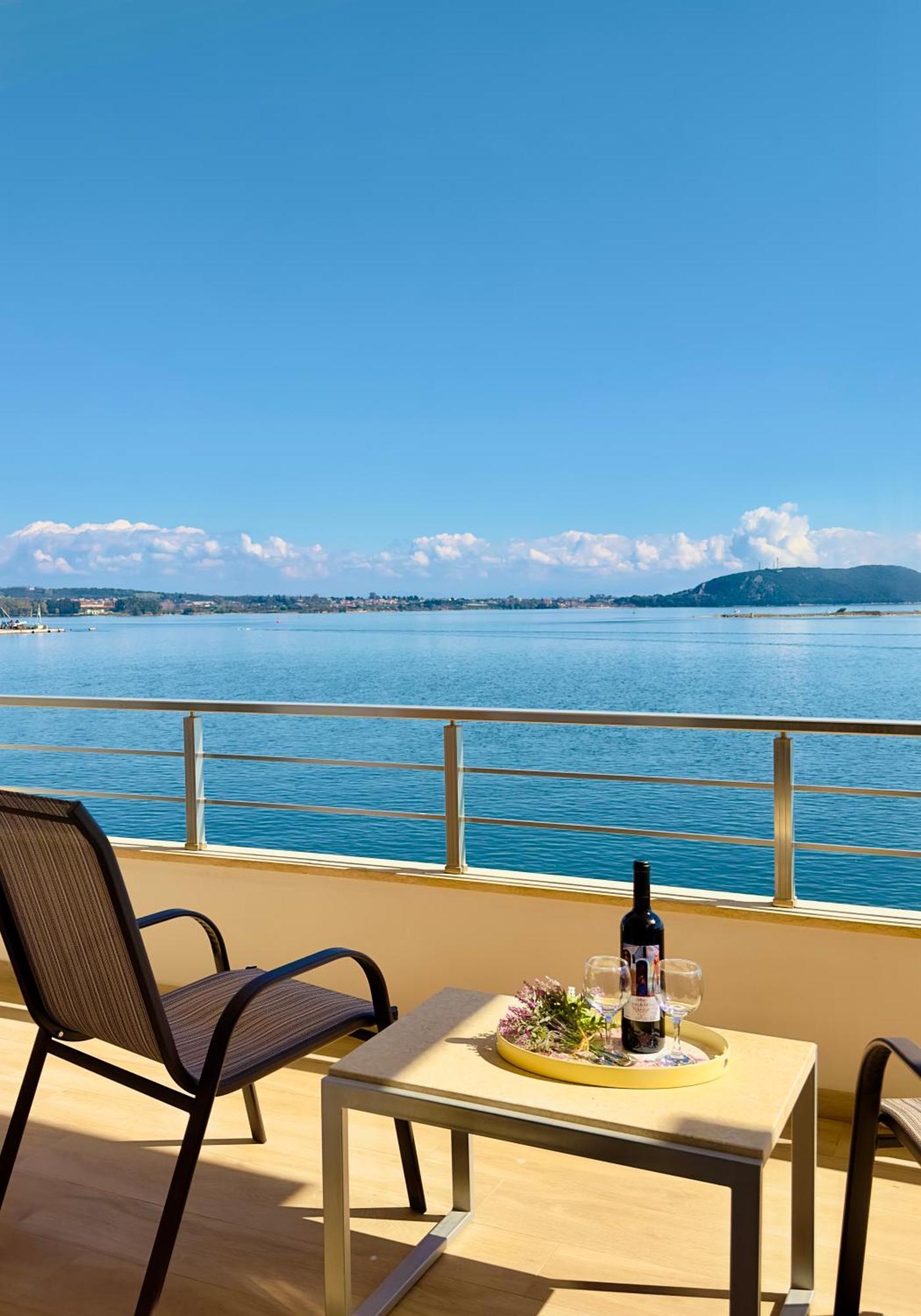 Bluish 3A Apartment Preveza Luaran gambar